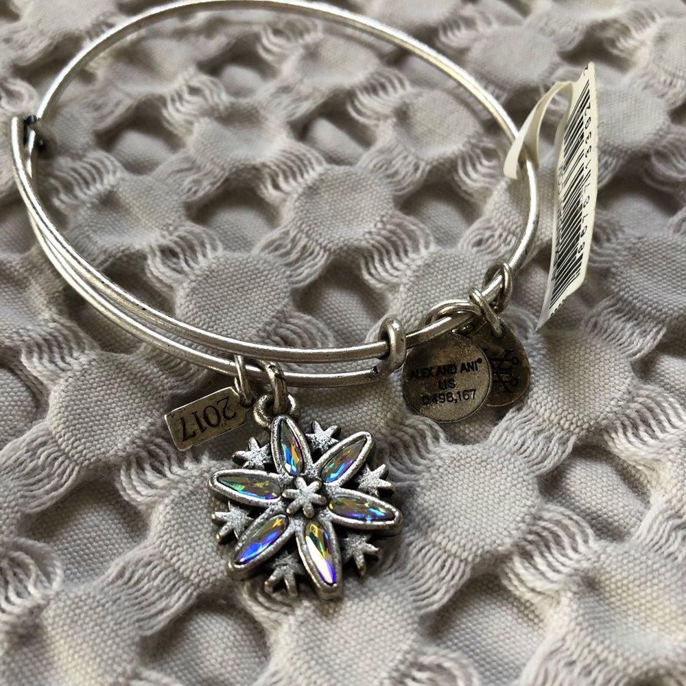 NEW WITH TAGS! 2017 Alex and Ani Silver Snowflake